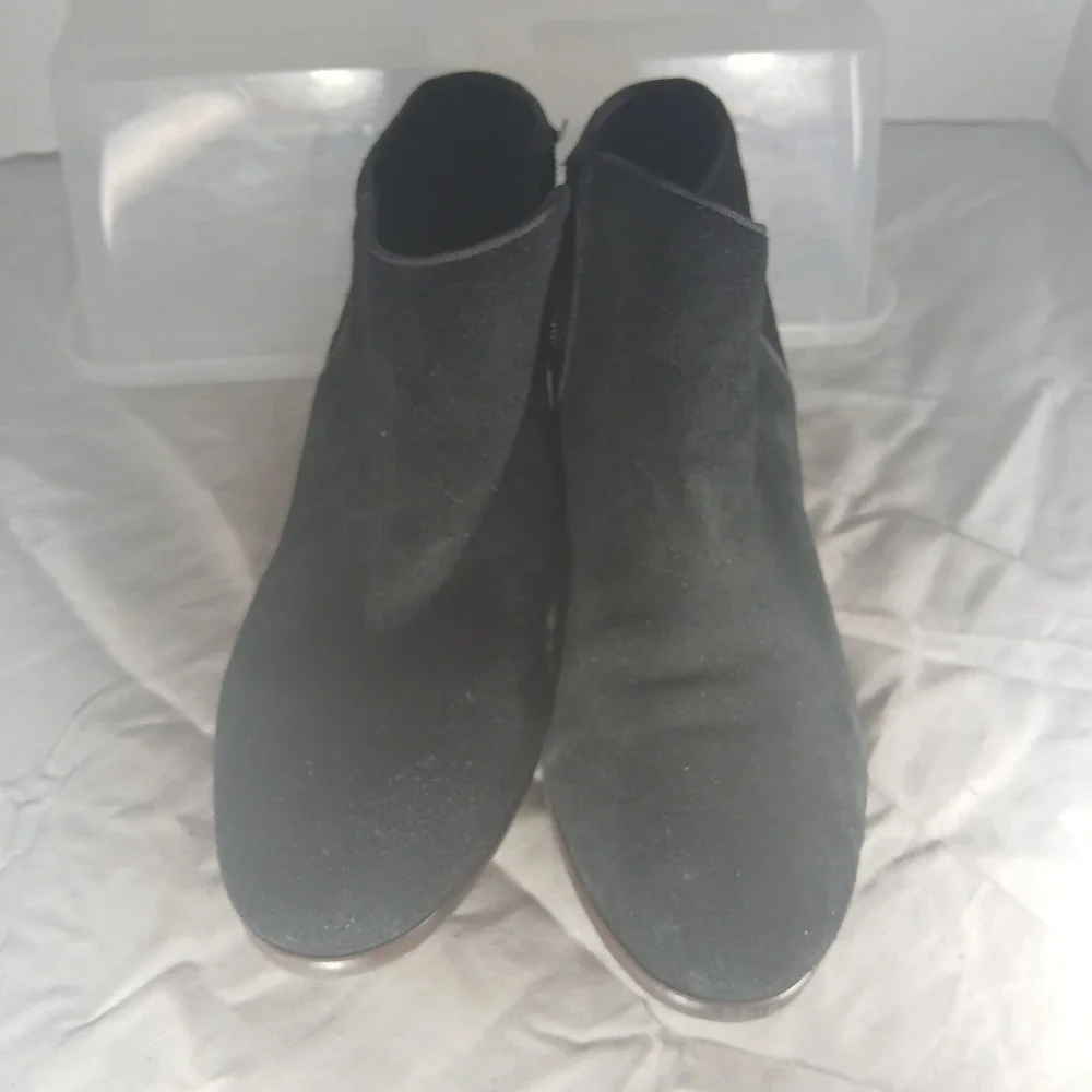 Crown Vintage Tabitha Black Suede Leather Ankle Booties Womens 8M Low Block Heel